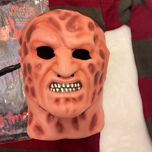 Freddy Krueger Distressed Sweater & Mask Costume, A Nightmare on Elm Str… - Picture 6 of 15